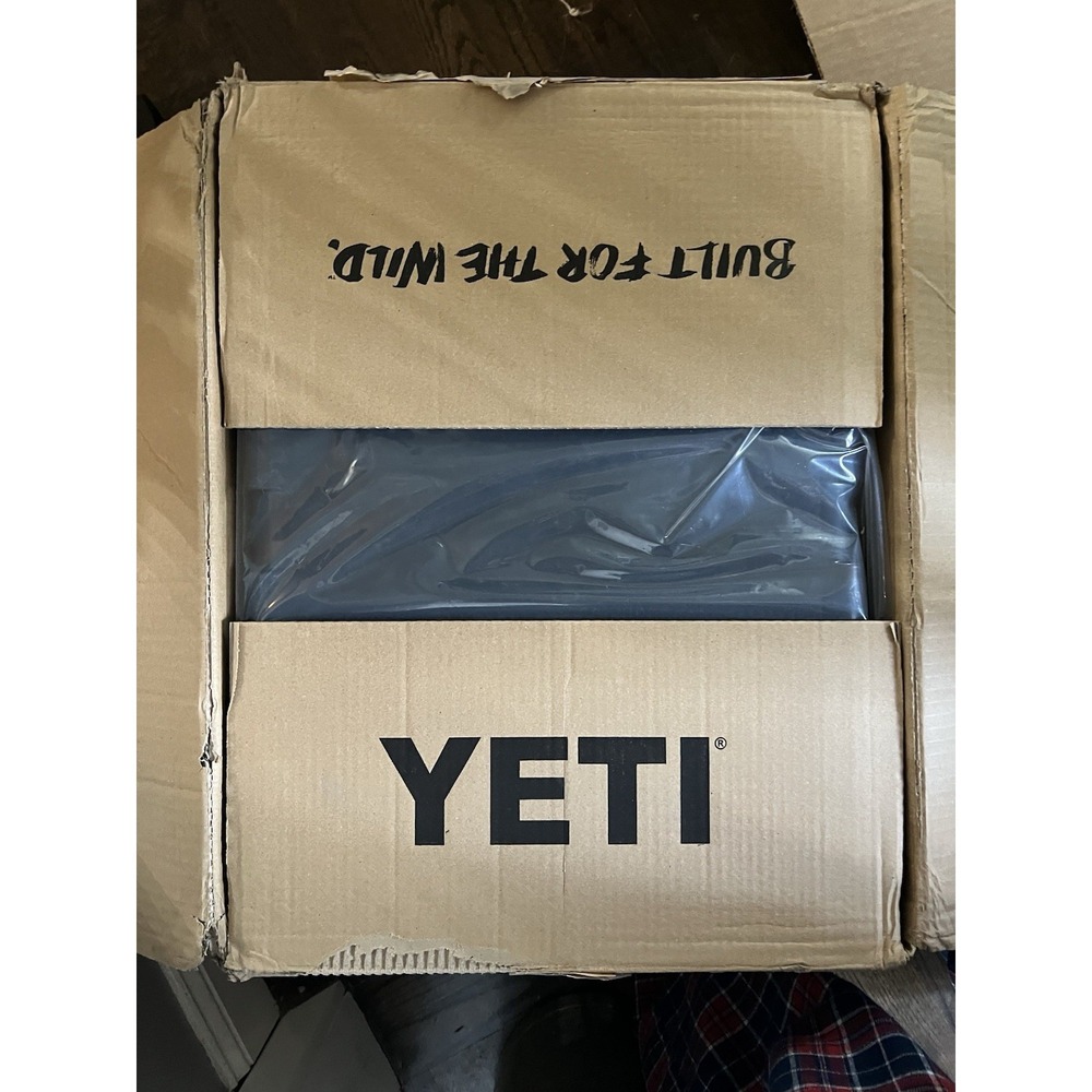YETI Tundra 35 Hard Cooler Navy Blue Original Box - Picture 5 of 6